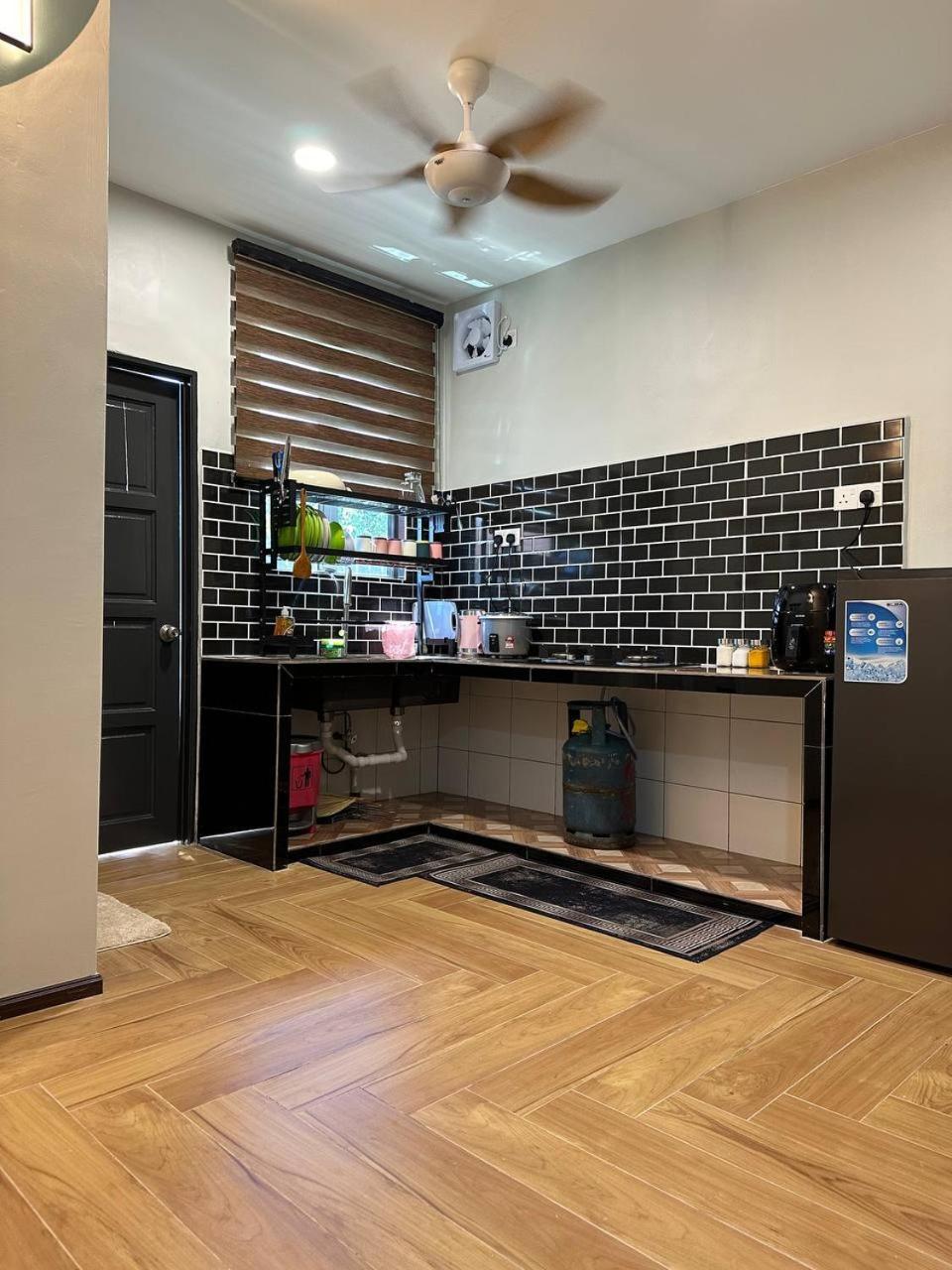 Rosz Homestay Kuala Nerang